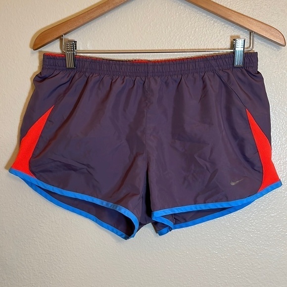 𝅺NIKE Athletic Running Shorts - Picture 1 of 13